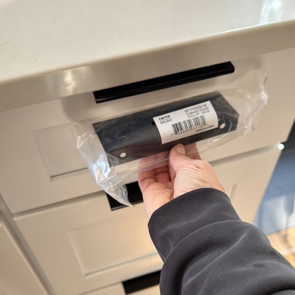 Black EMTEK cabinet/drawer handles/pulls 3 ttl - Picture 5 of 5